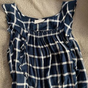 Universal Threads Flannel Patterned Top
